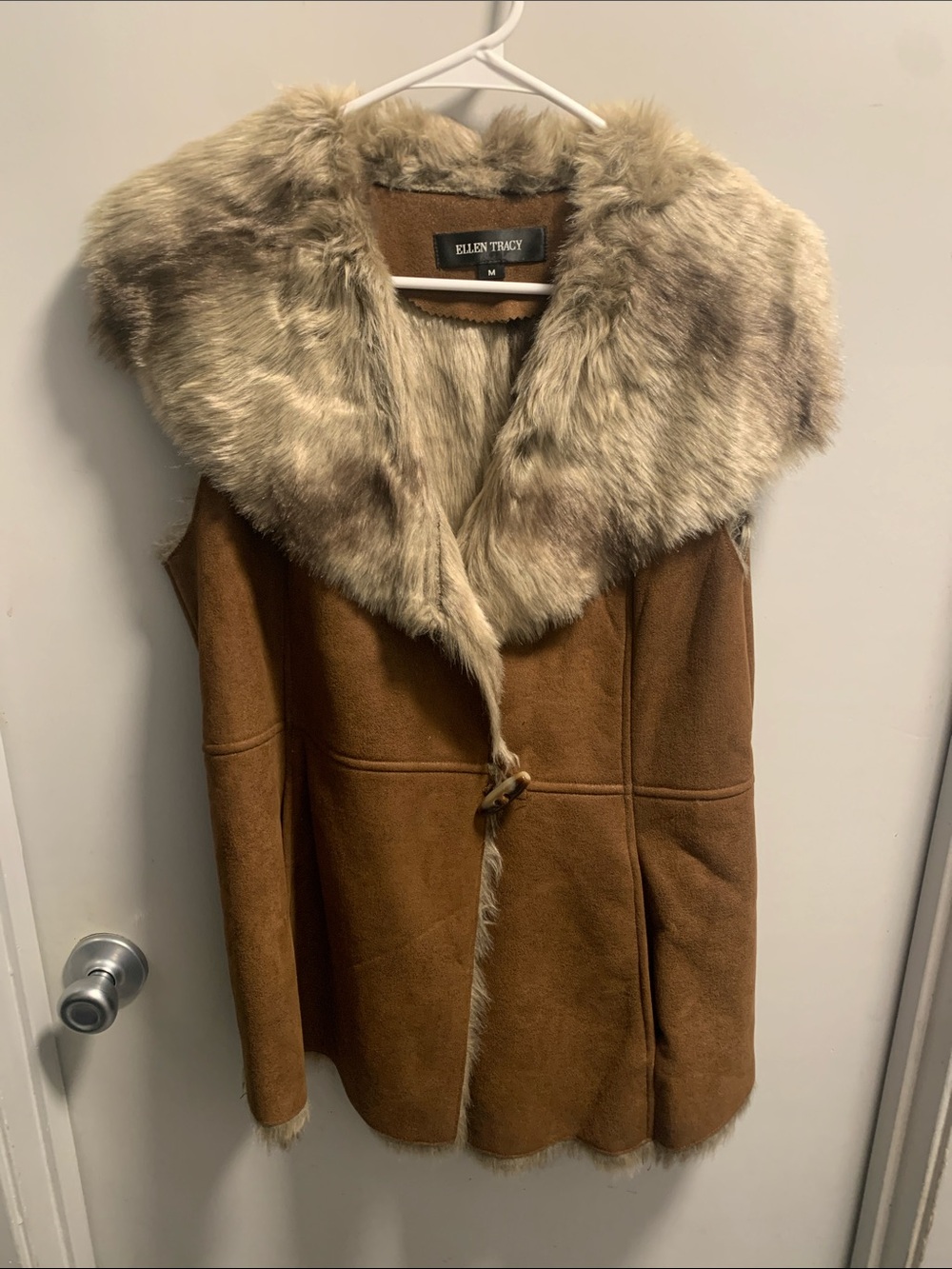 EUC Ellen Tracy Faux Fur Vest